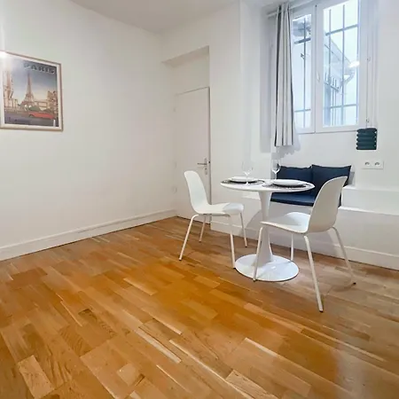 Charming Near Bastille Appartement Parijs