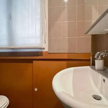 Charming Near Bastille דירה *